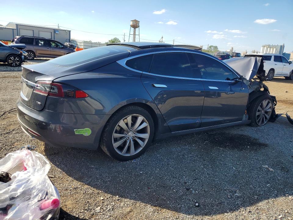 Снимка 3 от търг – 2015 TESLA MODEL S с VIN 5YJSA1E23FF109486