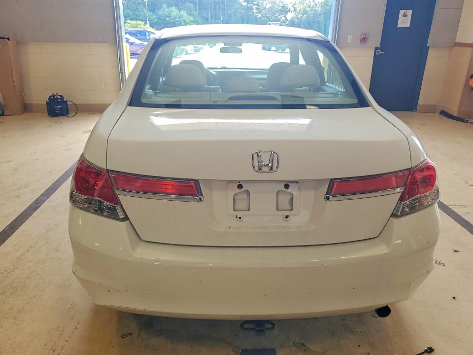 Снимка 6 от търг – 2010 HONDA ACCORD с VIN 1HGCP2F33AA048126
