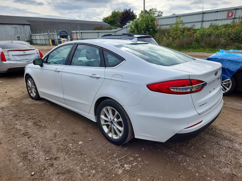 Снимка 2 от търг – 2019 FORD FUSION с VIN 3FA6P0HD7KR203795