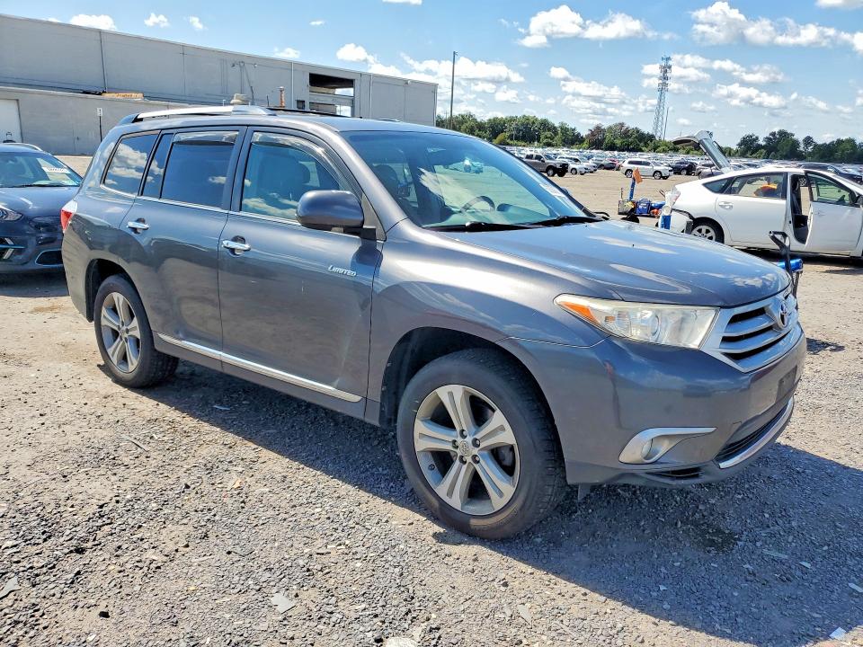 Photo 4 from auction – 2013 TOYOTA HIGHLANDER with VIN 5TDDK3EH0DS258050