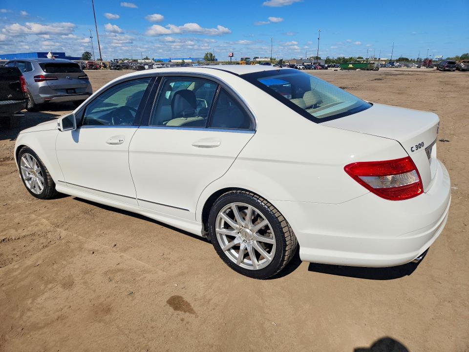 Photo 2 from auction – 2011 MERZ C-CLASS with VIN WDDGF8BB4BR157853