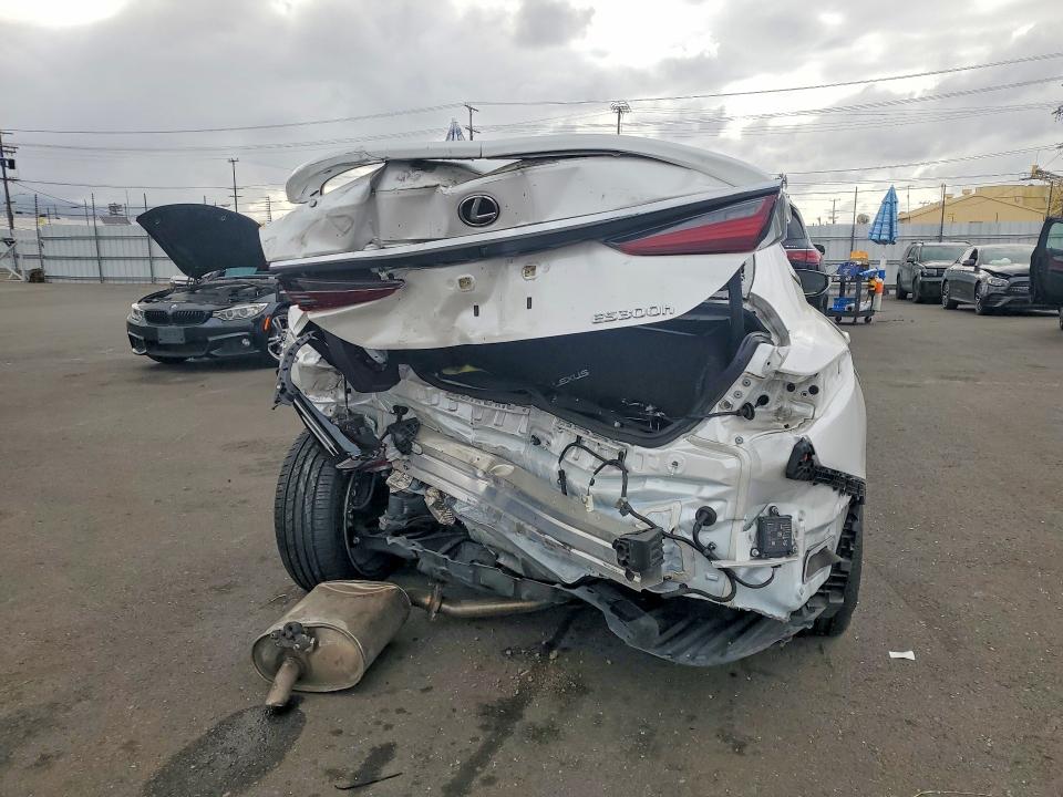 صورة رقم 6 من المزاد - 2025 LEXUS ES 300H مع VIN 58ADA1C13SU067264