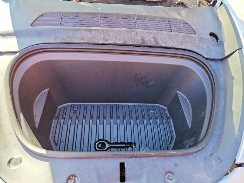 Foto 11 de la subasta – 2024 TESLA MODEL Y con VIN 7SAYGDEE8RF046185