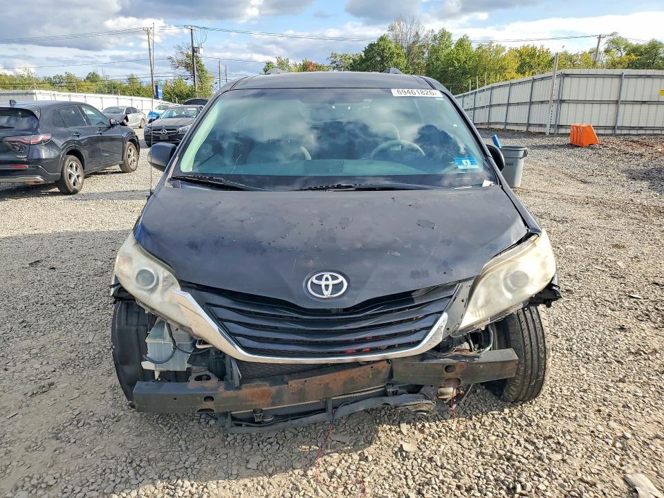 Zdjęcie 5 z aukcji – 2011 TOYOTA SIENNA z VIN 5TDKK3DC7BS140894