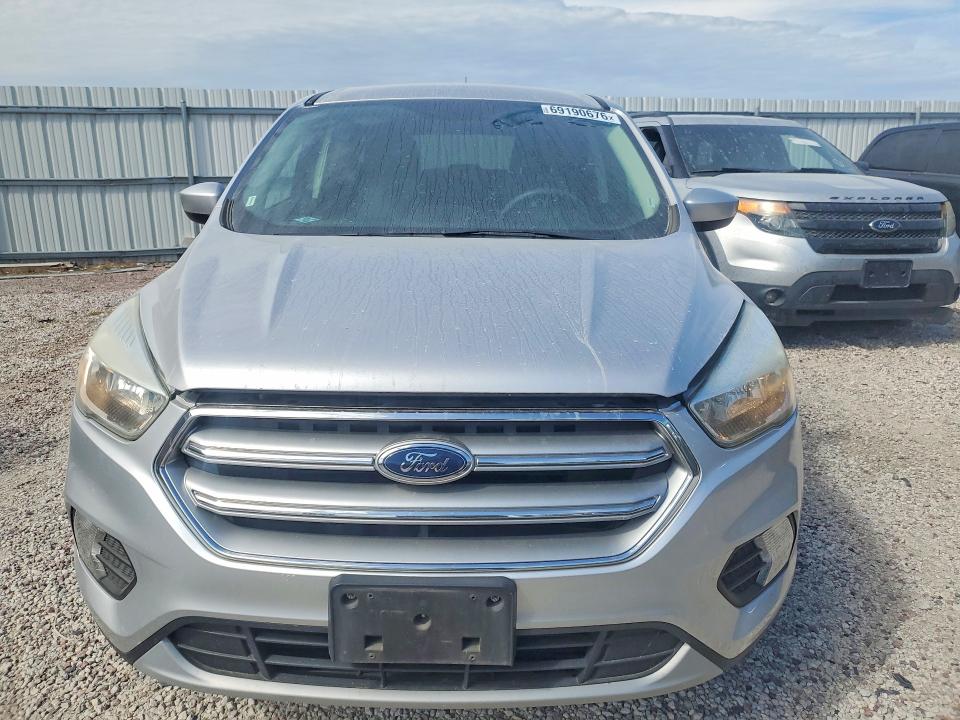 Photo 5 from auction – 2017 FORD ESCAPE with VIN 1FMCU9G97HUA15735