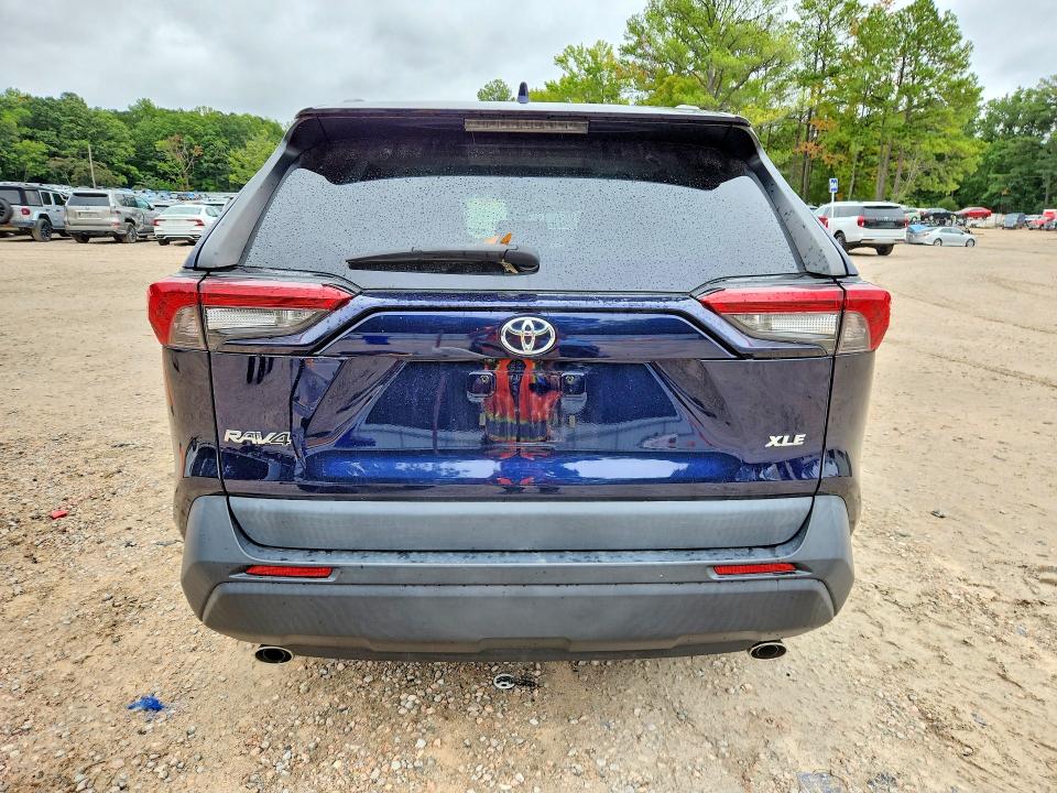 Photo 6 from auction – 2023 TOYOTA RAV4 with VIN 2T3W1RFV0PW250438