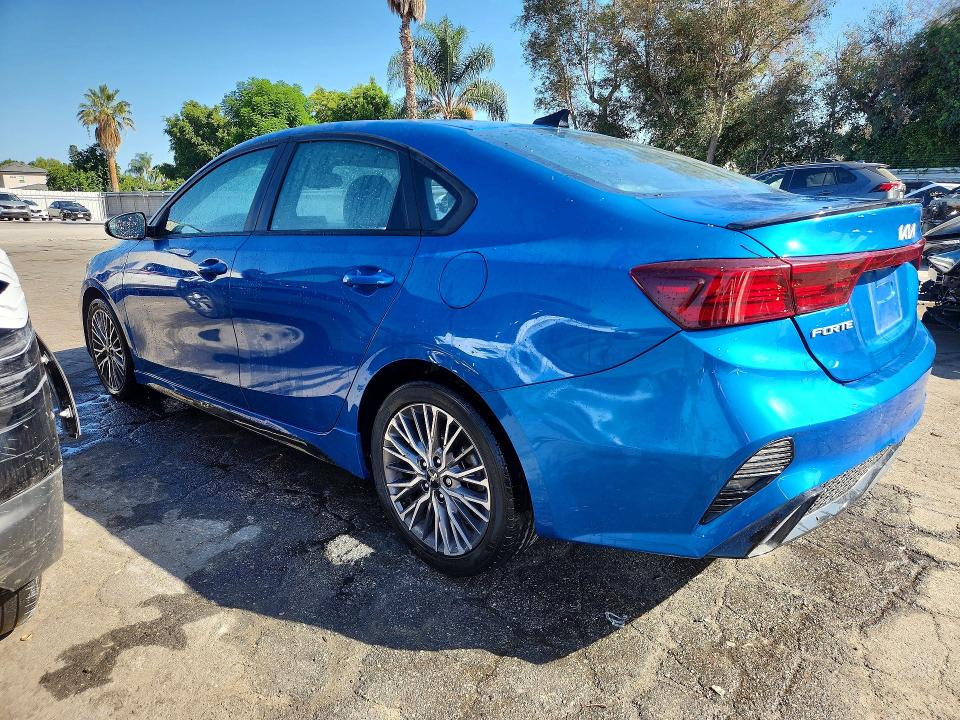 Снимка 2 от търг – 2023 KIA FORTE с VIN 3KPF54AD3PE522739