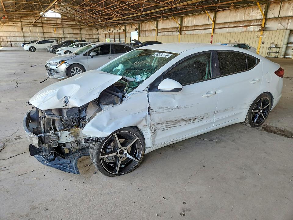 HYUNDAI ELANTRA 2020 с VIN 5NPD84LF7LH576645 - Снимка от търг