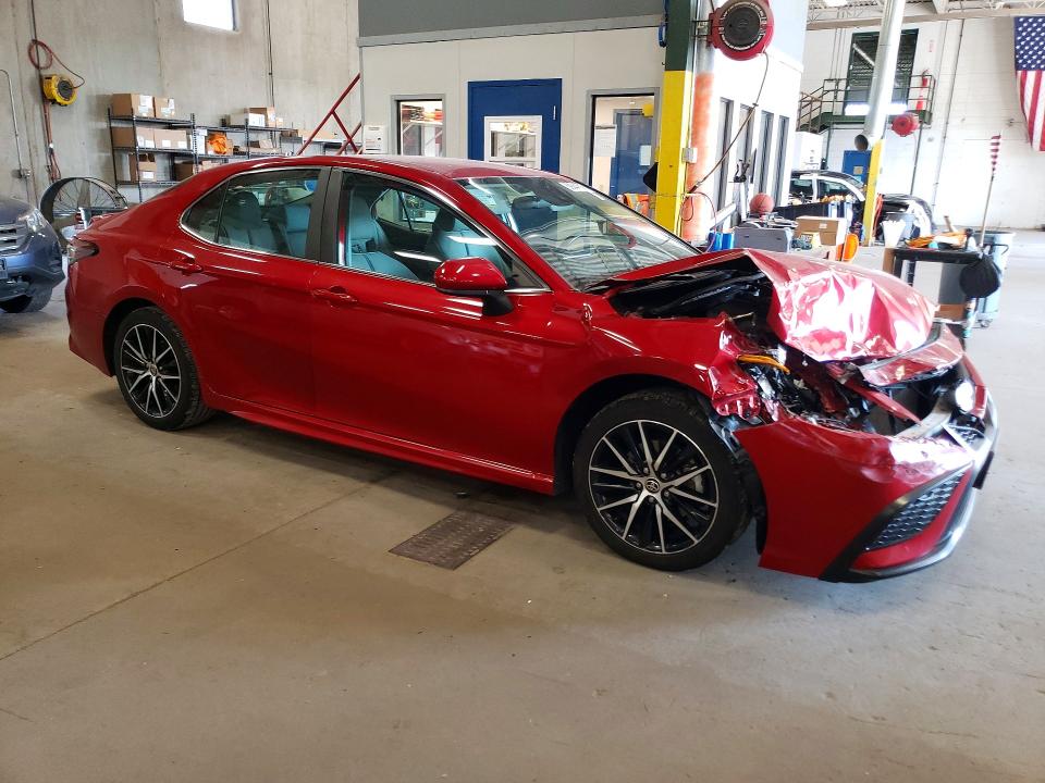Снимка 4 от търг – 2021 TOYOTA CAMRY с VIN 4T1G11AK7MU427610