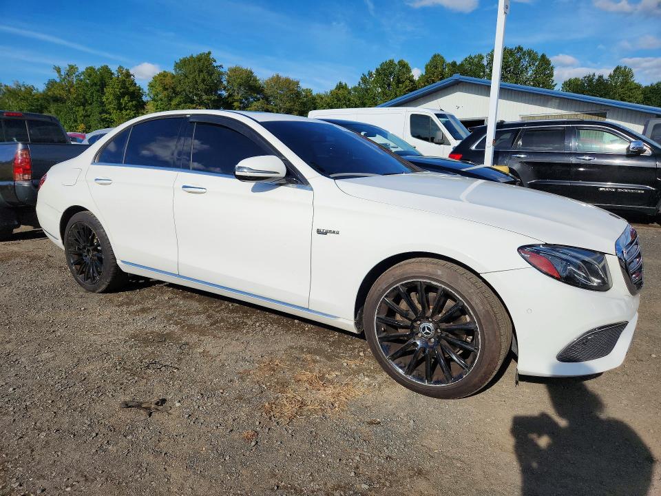 Photo 4 from auction – 2018 MERCEDES-BENZ E with VIN WDDZF4KB9JA314209