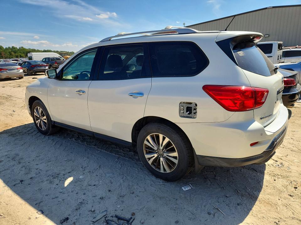 Photo 2 from auction – 2017 NISSAN PATHFINDER with VIN 5N1DR2MMXHC632719