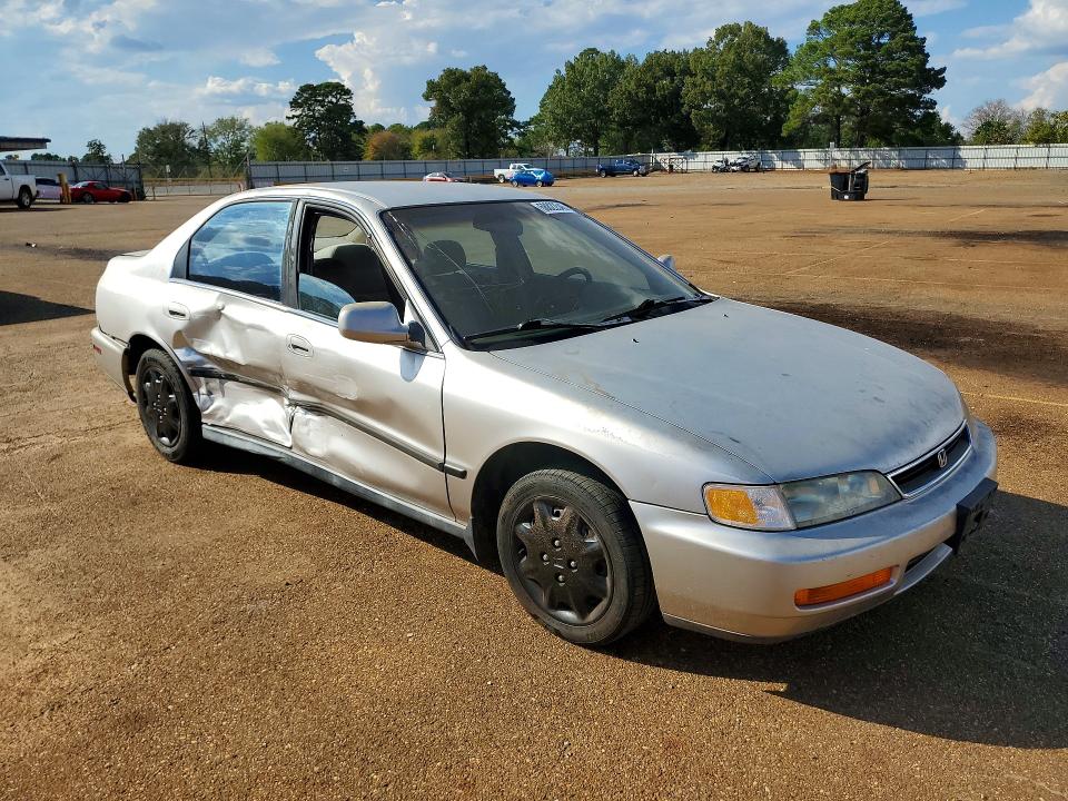 Photo 4 from auction – 1997 HONDA ACCORD with VIN JHMCD5636VC002369