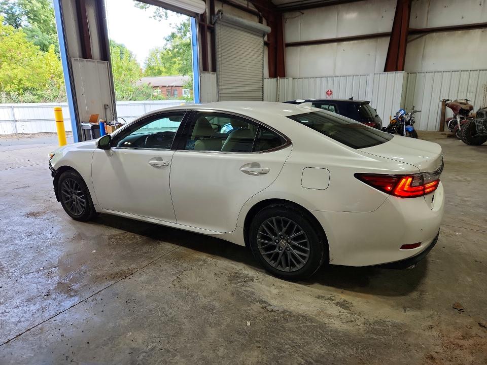 Zdjęcie 2 z aukcji – 2018 LEXUS ES z VIN 58ABK1GG8JU111177