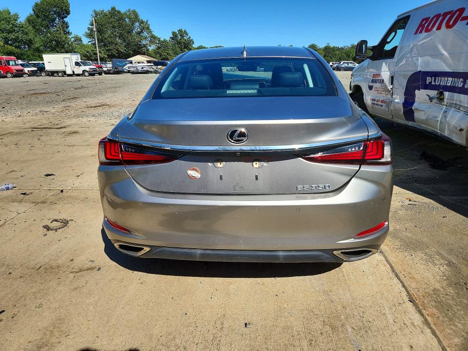 Фото 6 с аукциона – 2020 LEXUS ES с VIN 58ADZ1B18LU067451