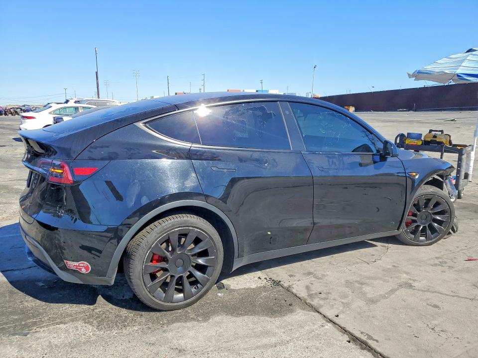 Zdjęcie 3 z aukcji – 2023 TESLA MODEL Y z VIN 7SAYGDEE2PA027285