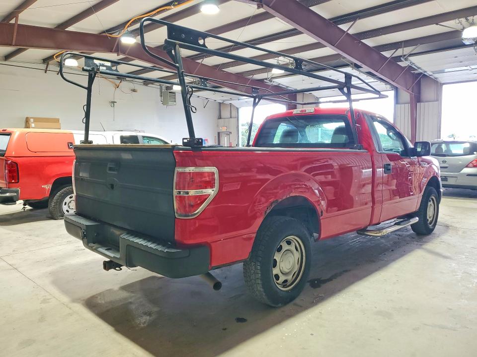 Foto 3 de la subasta – 2013 FORD F150 con VIN 1FTMF1CM4DKE32444