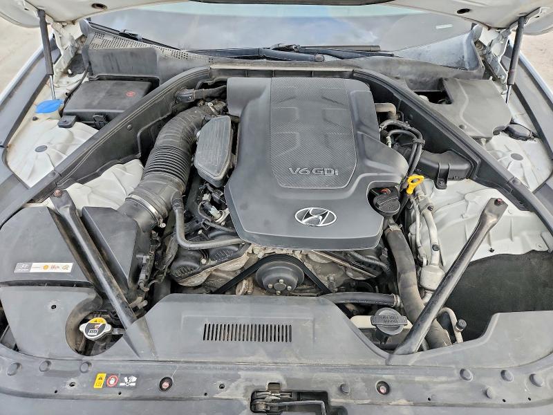 Photo 11 from auction – 2015 HYUNDAI GENESIS with VIN KMHGN4JE2FU060876