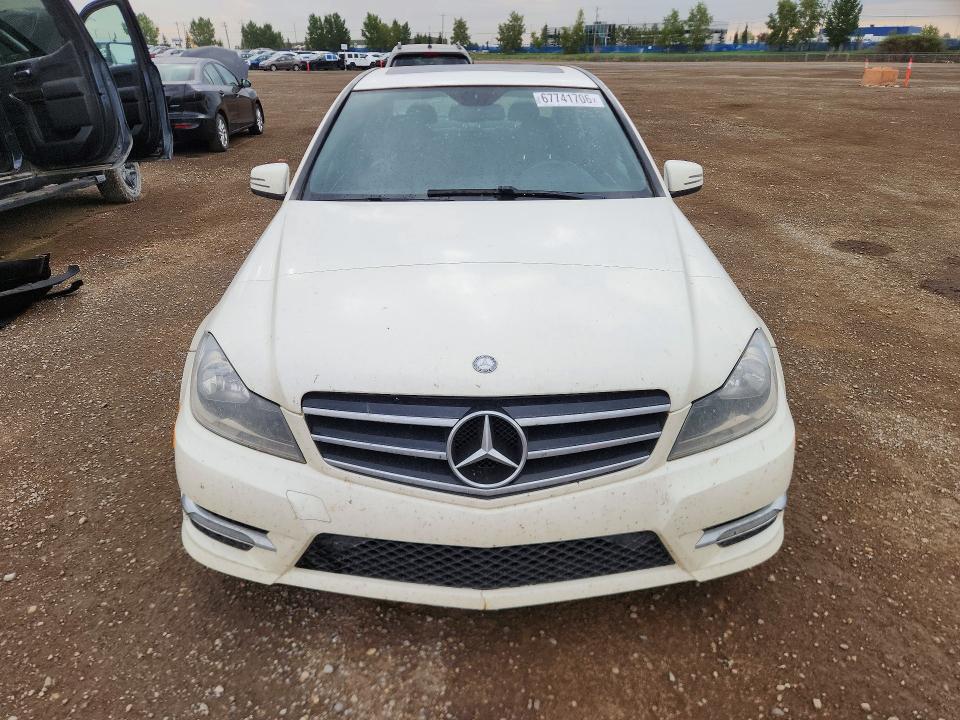Photo 5 from auction – 2014 MERCEDES-BENZ C with VIN WDDGF8AB8EA944048