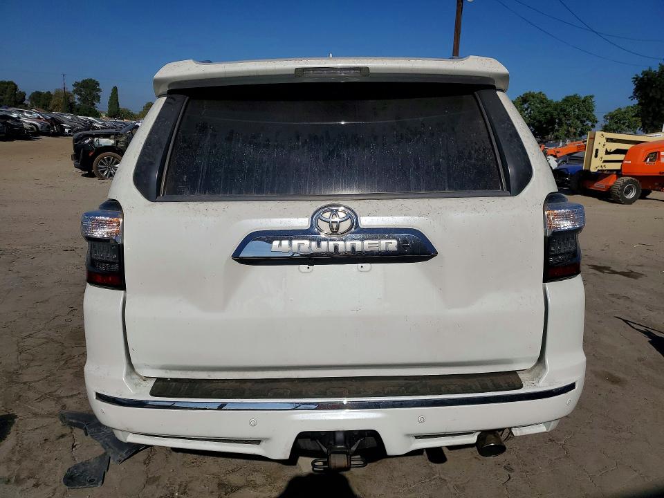 Photo 6 from auction – 2014 TOYOTA 4RUNNER with VIN JTEZU5JR1E5068822