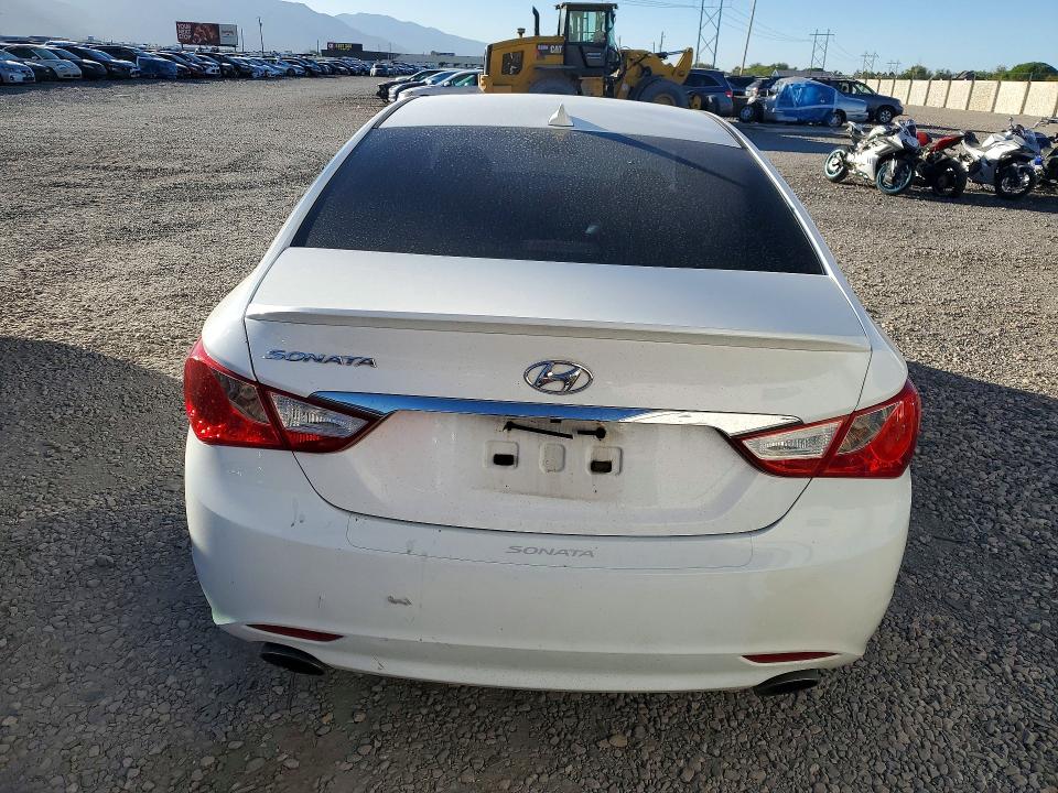 Снимка 6 от търг – 2013 HYUNDAI SONATA с VIN 5NPEC4AC4DH646762