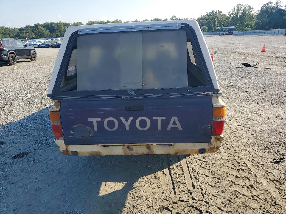 Photo 6 from auction – 1985 TOYOTA 1 TON PICK with VIN JT4RN55E6F0110862