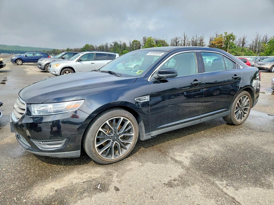 FORD TAURUS 2018 with VIN 1FAHP2H8XJG118110 - Photo from auction