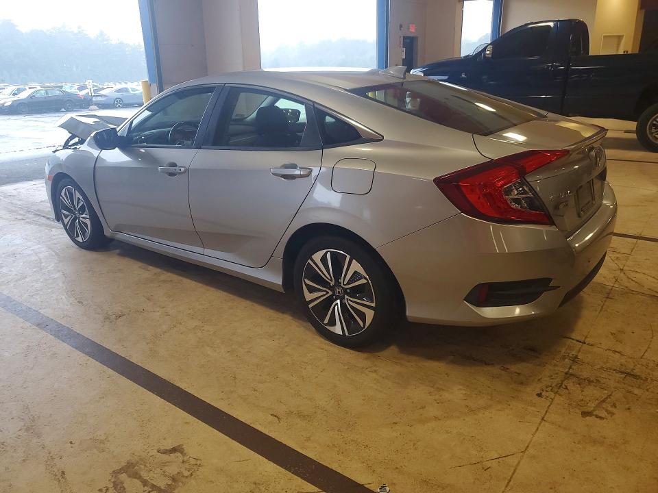 Photo 2 from auction – 2018 HONDA CIVIC with VIN JHMFC1F45JX033519