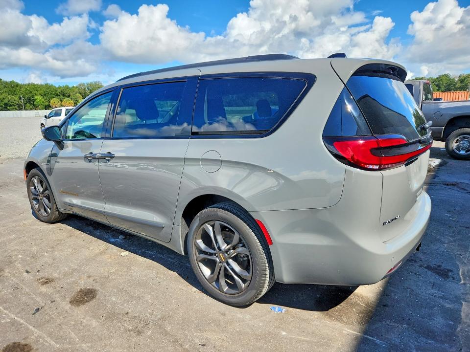 Снимка 2 от търг – 2023 CHRYSLER PACIFICA с VIN 2C4RC3BG3PR600408