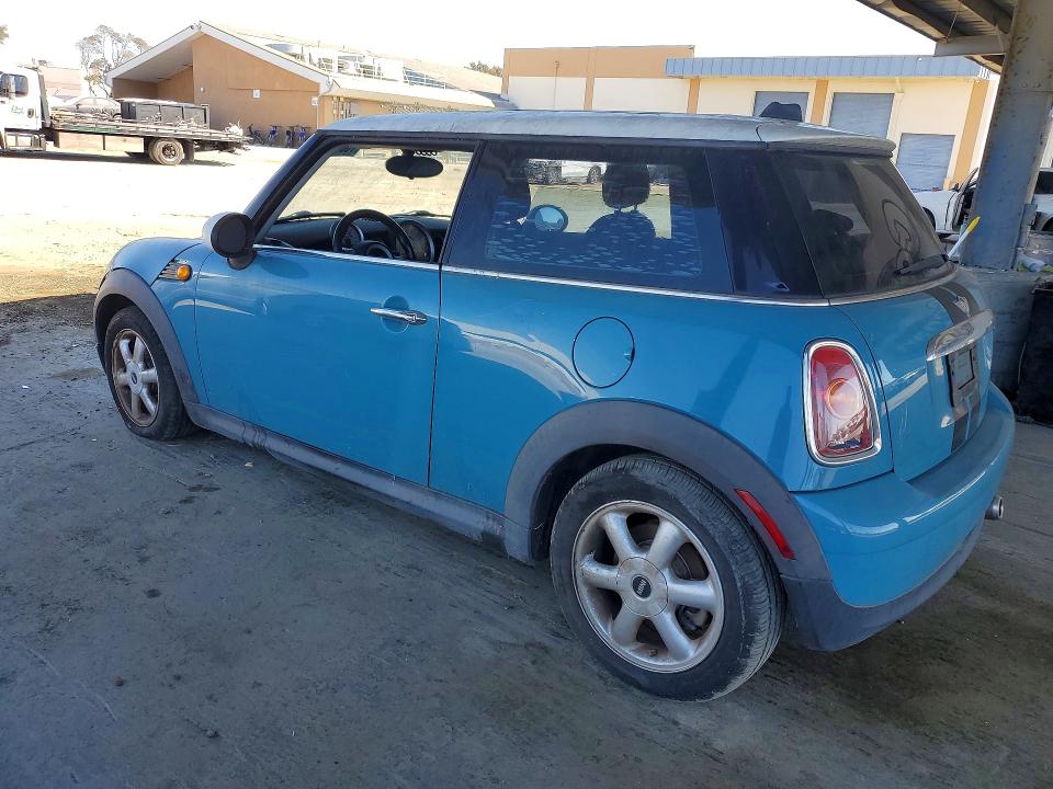 Zdjęcie 2 z aukcji – 2008 MINI COOPER z VIN WMWMF33578TU67805