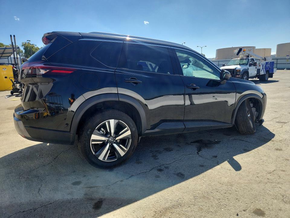 Photo 3 from auction – 2026 NISSAN ROGUE with VIN 5N1BT3CA5TC736663