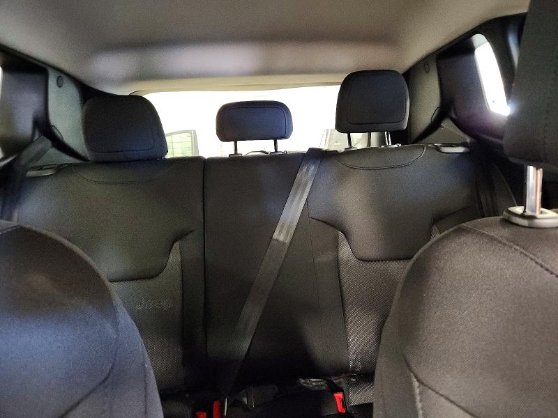 Foto 10 de la subasta – 2016 JEEP RENEGADE con VIN ZACCJBBT8GPE34541