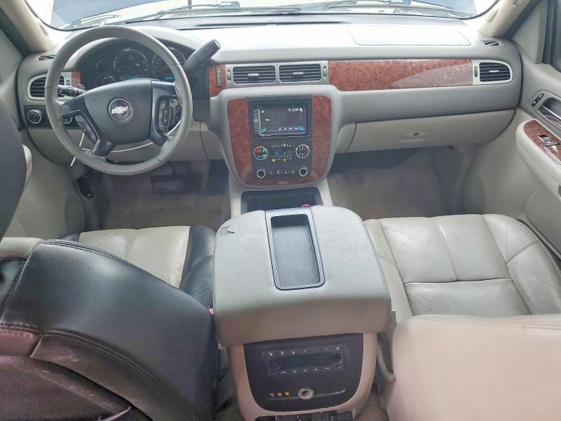 Photo 8 from auction – 2007 CHEVROLET SUBURBAN with VIN 3GNFK16387G204697