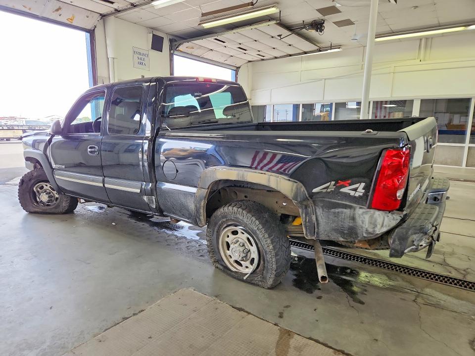 Photo 2 from auction – 2003 CHEVROLET SILVERADO with VIN 1GCHK29U23E346945