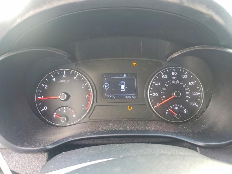 Photo 9 from auction – 2017 KIA OPTIMA with VIN 5XXGU4L36HG165691