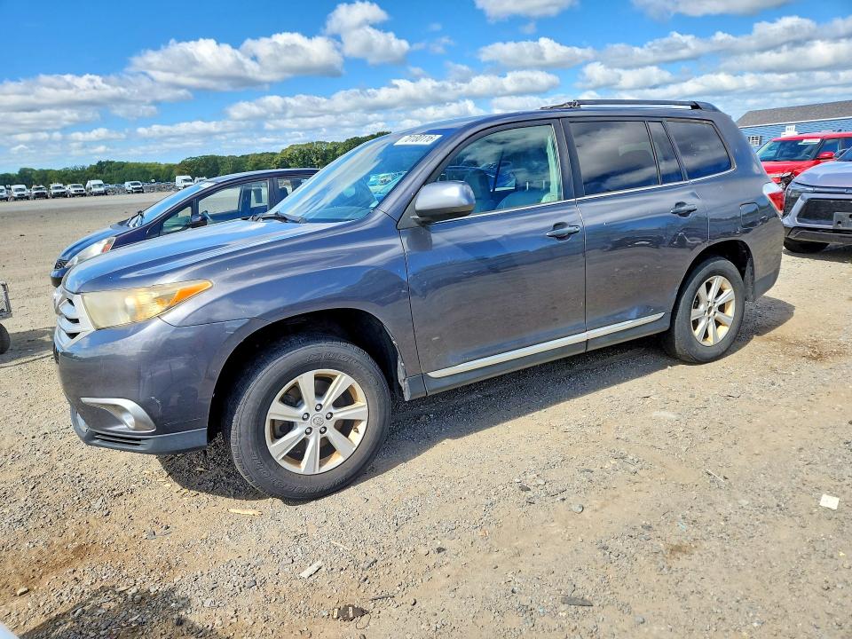 TOYOTA HIGHLANDER 2011 with VIN 5TDBK3EH0BS048780 - Photo from auction