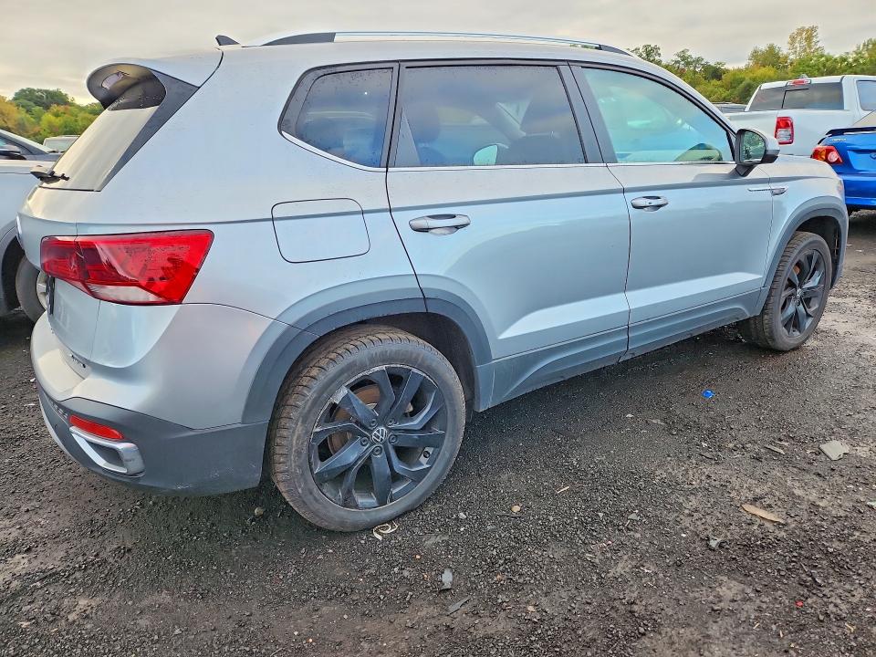 Снимка 3 от търг – 2023 VOLKSWAGEN TAOS с VIN 3VVNX7B23PM301119