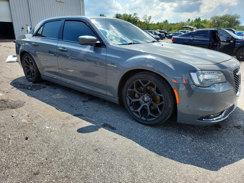 Фото 4 с аукциона – 2019 CHRYSLER 300 с VIN 2C3CCABG6KH679019