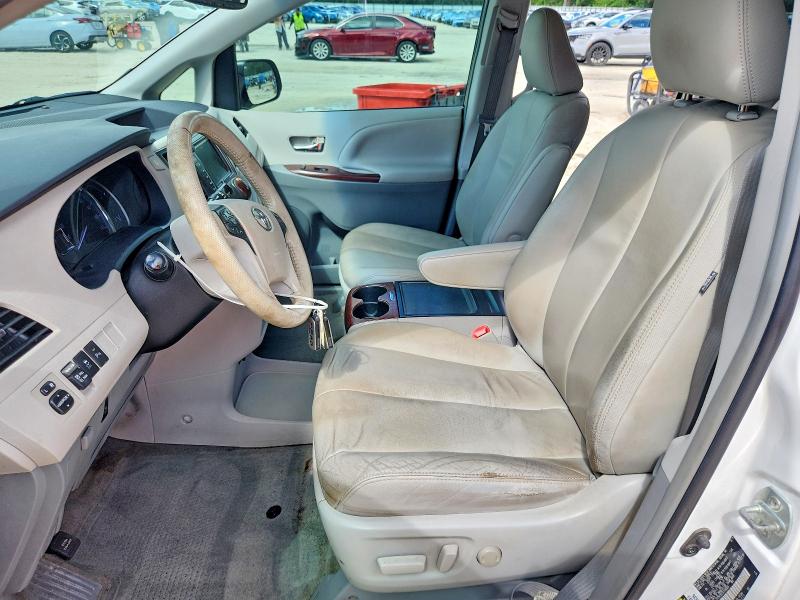 Photo 7 from auction – 2014 TOYOTA SIENNA with VIN 5TDYK3DC3ES489856