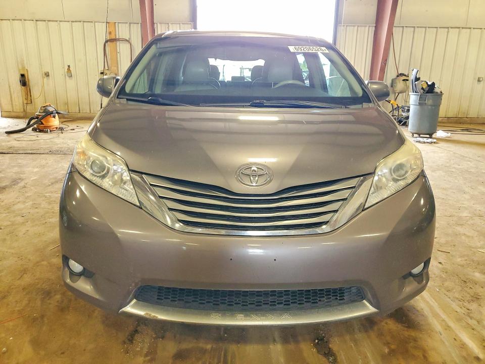 Foto 5 de la subasta – 2011 TOYOTA SIENNA con VIN 5TDDK3DC8BS015542