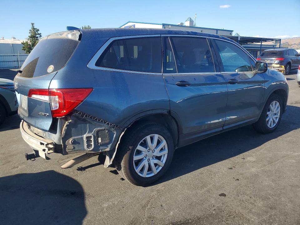 Photo 3 from auction – 2019 HONDA PILOT with VIN 5FNYF6H16KB033932