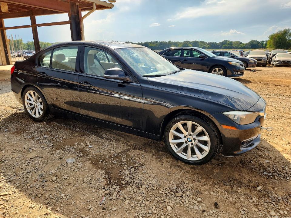 Photo 4 from auction – 2012 BMW 328 with VIN WBA3A5C5XCF341533