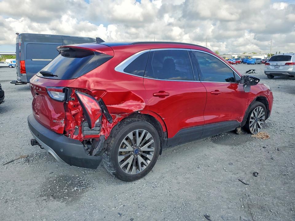 Photo 3 from auction – 2022 FORD ESCAPE with VIN 1FMCU9J98NUB87342