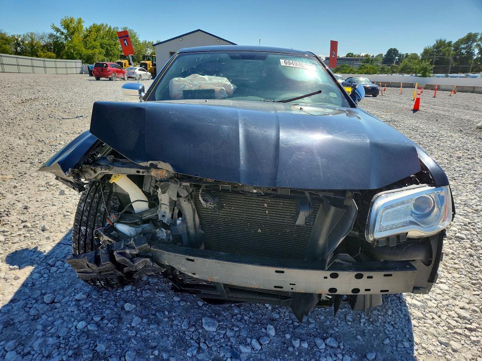 Снимка 5 от търг – 2011 CHRYSLER 300 с VIN 2C3CA5CG3BH617105