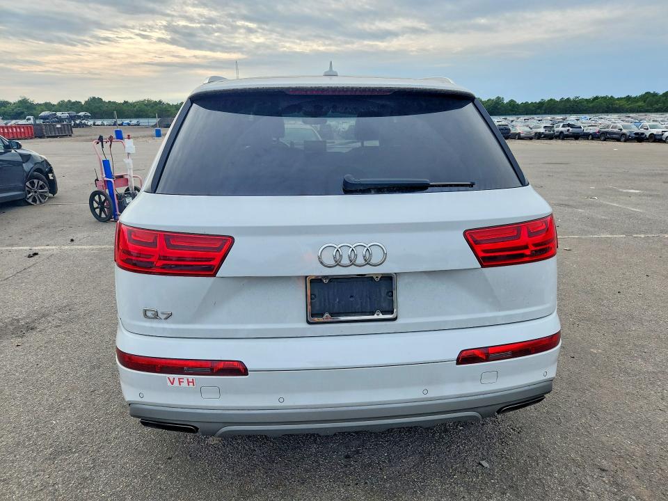 Снимка 6 от търг – 2019 AUDI Q7 с VIN WA1LAAF71KD001409