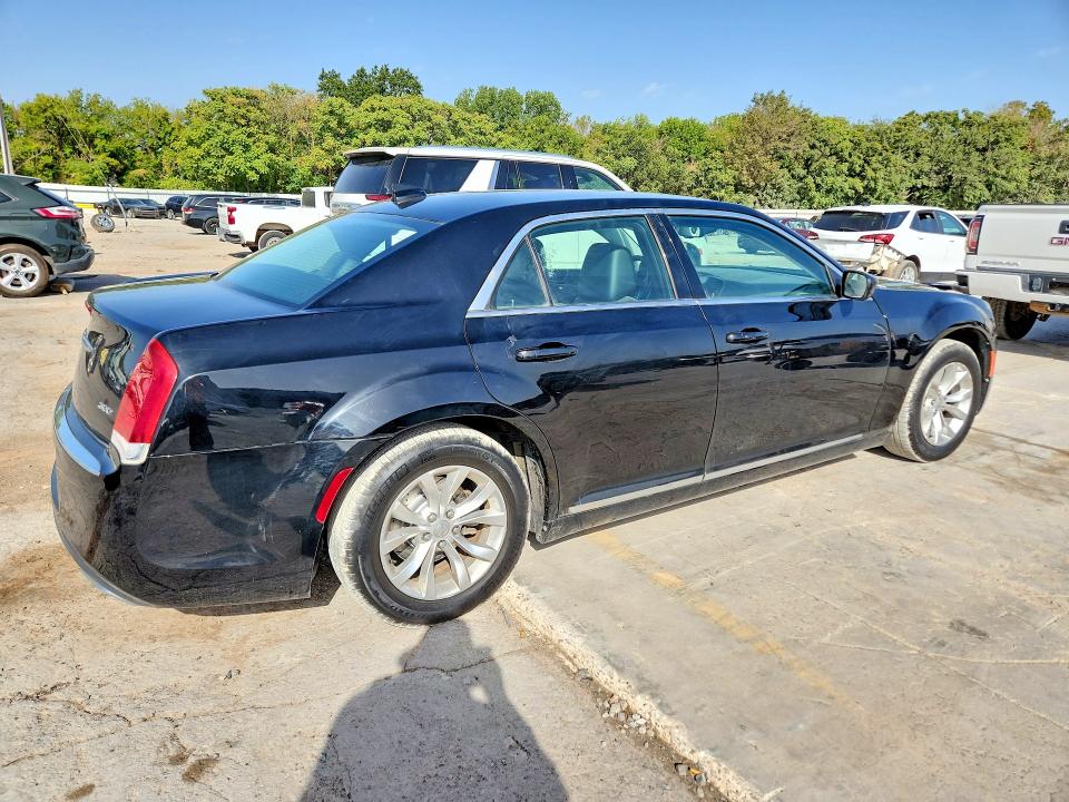 صورة رقم 3 من المزاد - 2015 CHRYSLER 300 مع VIN 2C3CCAAG2FH832809