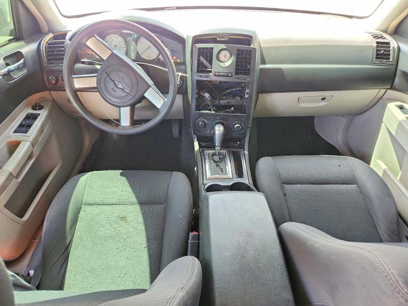 Photo 8 from auction – 2006 CHRYSLER 300 with VIN 2C3LA43R16H418054