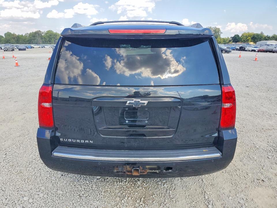 Photo 6 from auction – 2016 CHEVROLET SUBURBAN with VIN 1GNSKJKC3GR232105