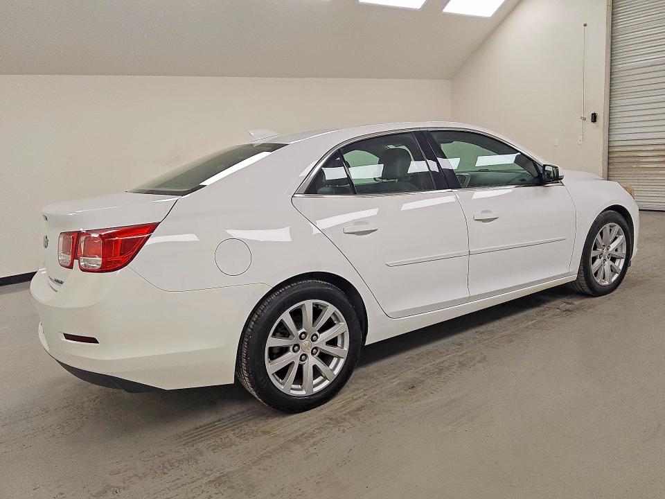 Photo 3 from auction – 2015 CHEVROLET MALIBU with VIN 1G11D5SLXFF230799