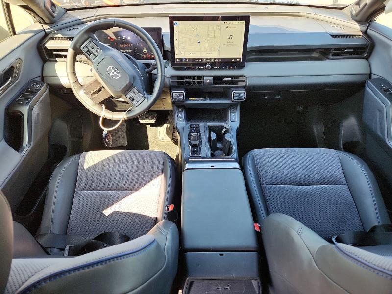 Photo 8 from auction – 2026 TOYOTA RAV4 with VIN JTM6CRAV5TD006843