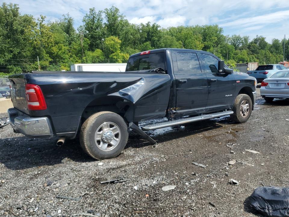 Фото 3 с аукциона – 2020 RAM 2500 с VIN 3C6UR5HJ1LG173602